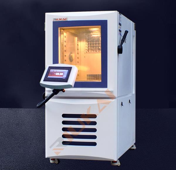 高低溫試驗(yàn)箱的使用范圍是什么?哪些行業(yè)會用到高低溫試驗(yàn)箱? 高低溫試驗(yàn)箱的使用范圍是什么?哪些行業(yè)會用到高低溫試驗(yàn)箱?